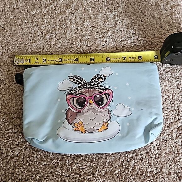 NWOT Owl cosmetic/toiletry bag with zippered closure - Picture 5 of 6